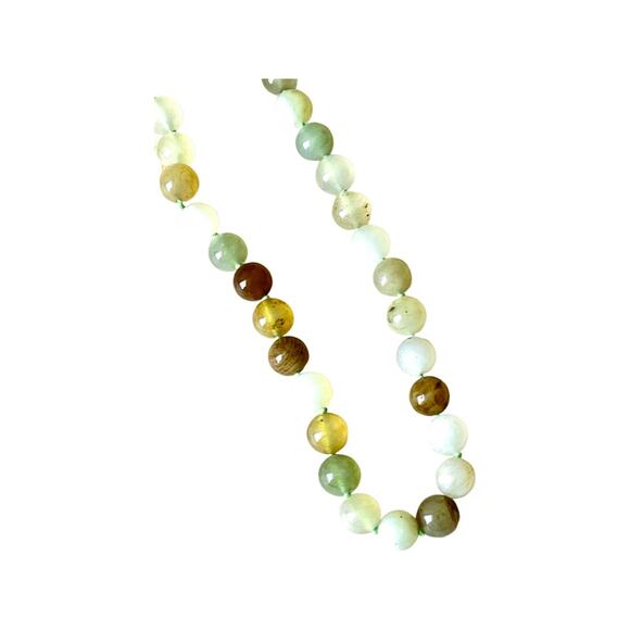 Vintage Chrysoprase Necklace, 14kt Gold Clasp Beaded Green Gemstone Necklace - Picture 6 of 6